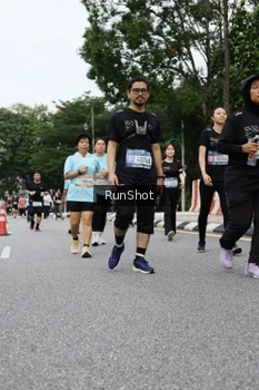 Runner Photo 4305664