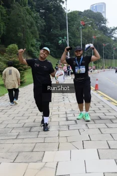 Runner Photo 4305666