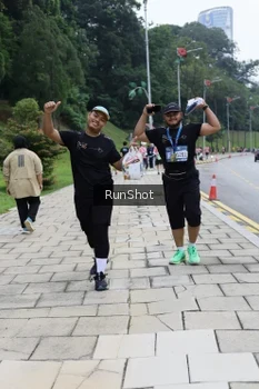 Runner Photo 4305678