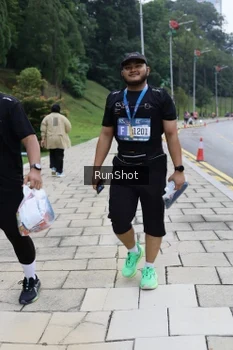 Runner Photo 4305680