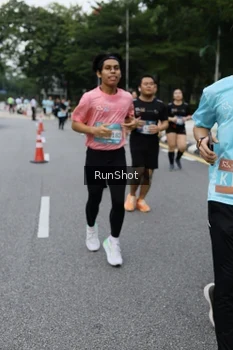 Runner Photo 4305683