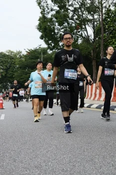 Runner Photo 4305710