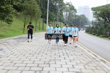 Runner Photo 4305741