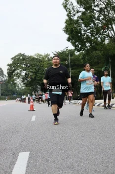 Runner Photo 4305751
