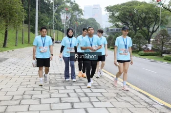 Runner Photo 4305756