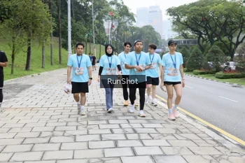 Runner Photo 4305759