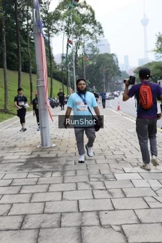 Runner Photo 4305772