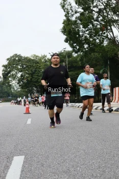 Runner Photo 4305776