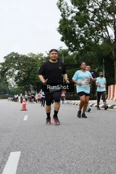 Runner Photo 4305785