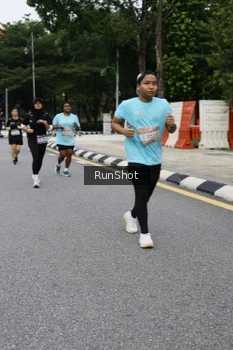 Runner Photo 4305796