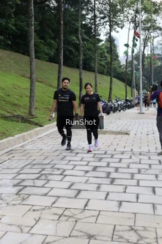 Runner Photo 4305798