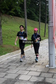 Runner Photo 4305801