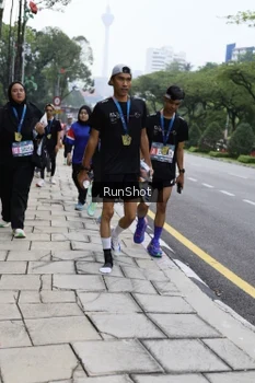 Runner Photo 4305820