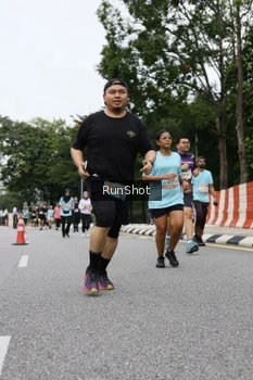 Runner Photo 4305830