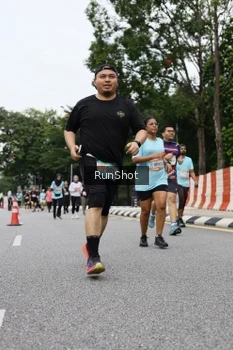 Runner Photo 4305836