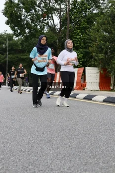 Runner Photo 4305849