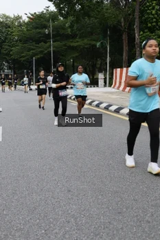 Runner Photo 4305852