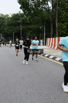 Runner Photo 4305870