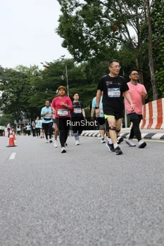 Runner Photo 4305874