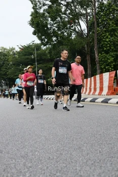 Runner Photo 4305875
