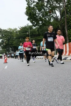 Runner Photo 4305878