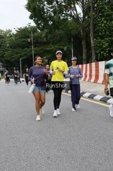Runner Photo 4305905