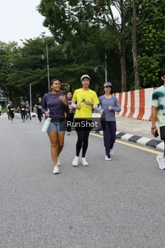 Runner Photo 4305906