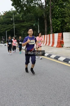 Runner Photo 4305934