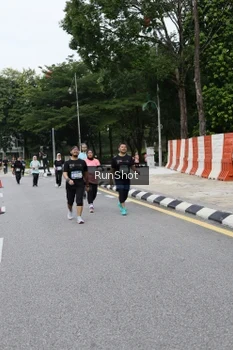 Runner Photo 4305935