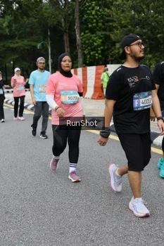 Runner Photo 4305950