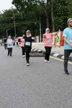 Runner Photo 4305972