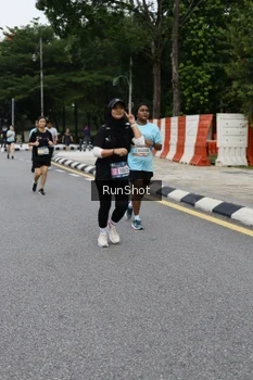 Runner Photo 4305973