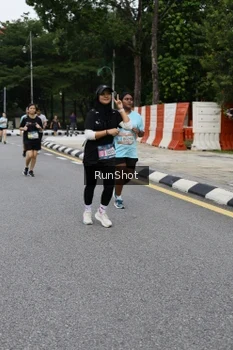 Runner Photo 4305992