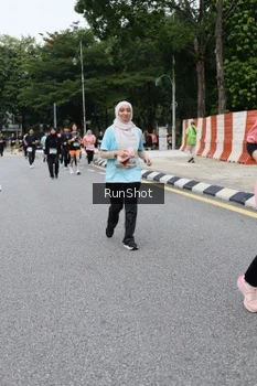 Runner Photo 4305993