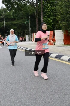 Runner Photo 4305996