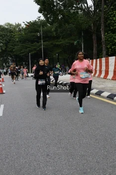 Runner Photo 4306015