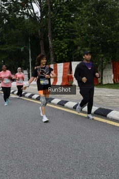 Runner Photo 4306018