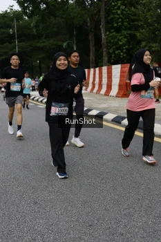 Runner Photo 4306035