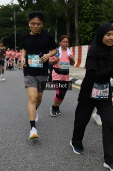 Runner Photo 4306043