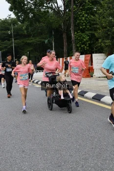 Runner Photo 4306054