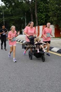 Runner Photo 4306055