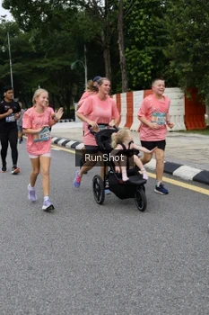 Runner Photo 4306057