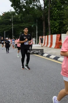 Runner Photo 4306059