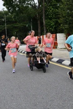 Runner Photo 4306062