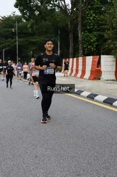 Runner Photo 4306067