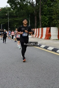 Runner Photo 4306074