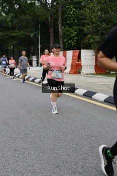 Runner Photo 4306076