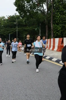 Runner Photo 4306088