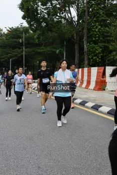 Runner Photo 4306089