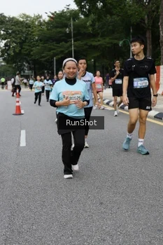 Runner Photo 4306096